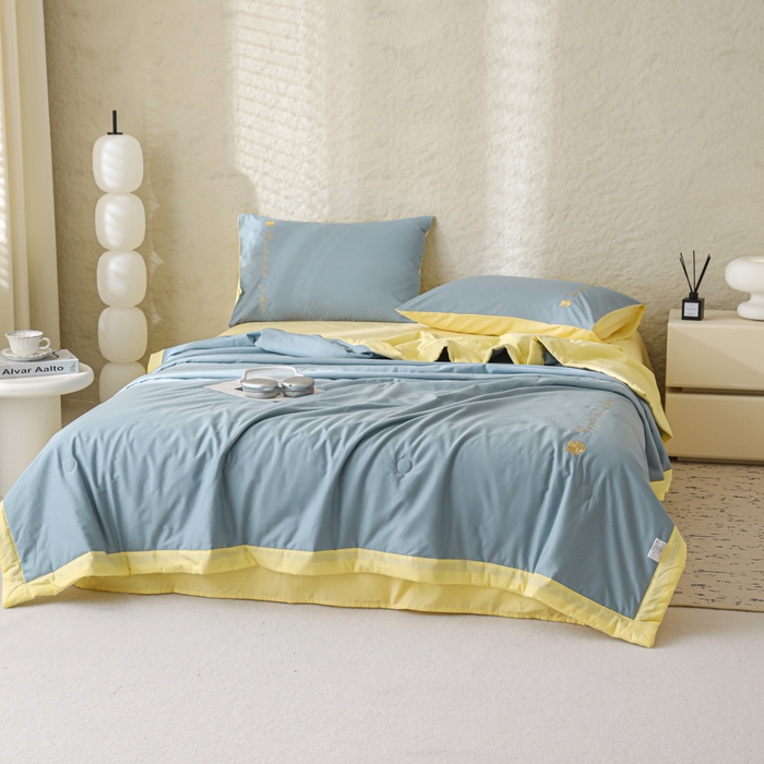 91家纺网 家纺一手货源 找家纺 简宜家居（朝初家纺） 2025新款纯棉刺绣山茶花大豆被 山茶花-蓝黄