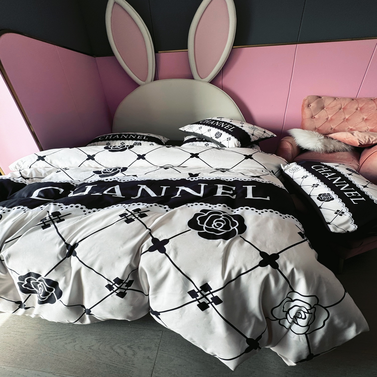 91家纺网 家纺一手货源 找家纺 丽斐 2025新款磨毛数码印花四件套 磨毛格格山茶