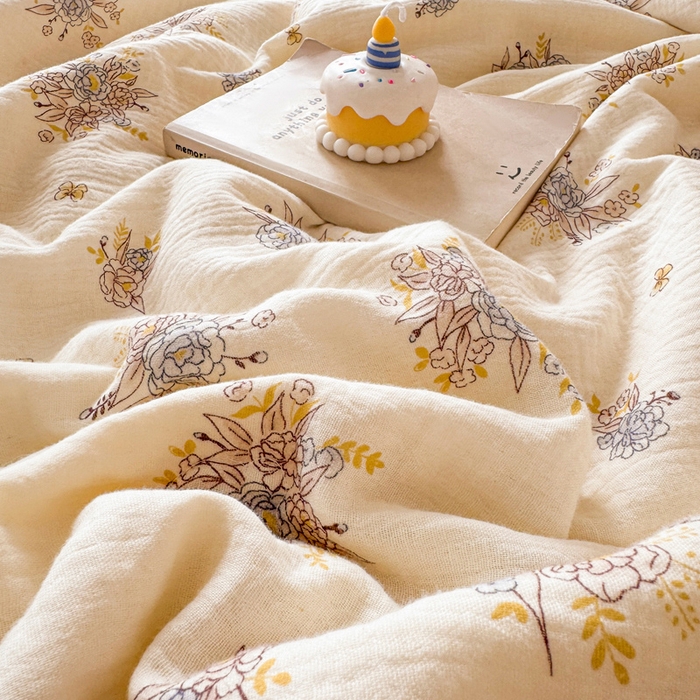 91家纺网 家纺一手货源 找家纺 薇玛仕 2025新款A类全棉双层皱皱纱印花款大豆夏凉被空调被儿童被被子被芯 蝶舞花开