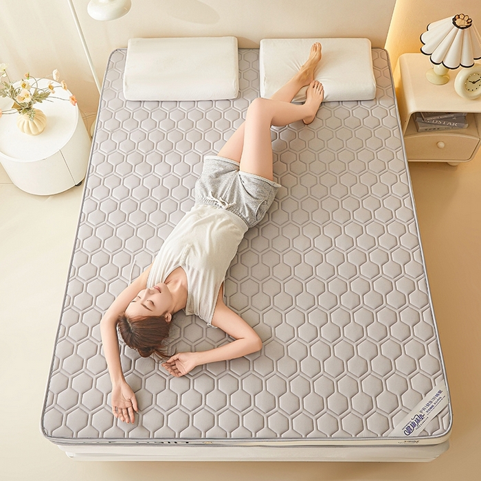 91家纺网 家纺一手货源 找家纺 锦逸2025新款牛奶丝乳胶床垫 六边形黑