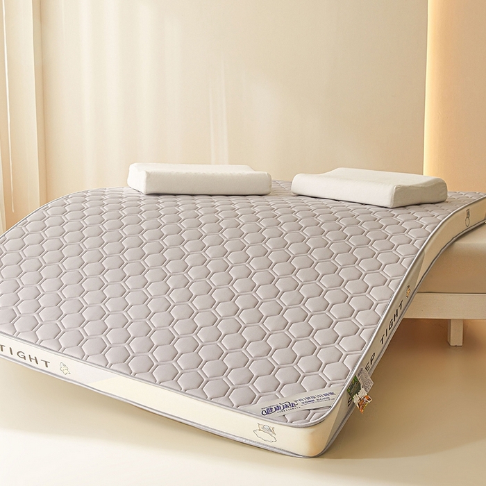 91家纺网 家纺一手货源 找家纺 锦逸2025新款牛奶丝乳胶床垫 六边形黑