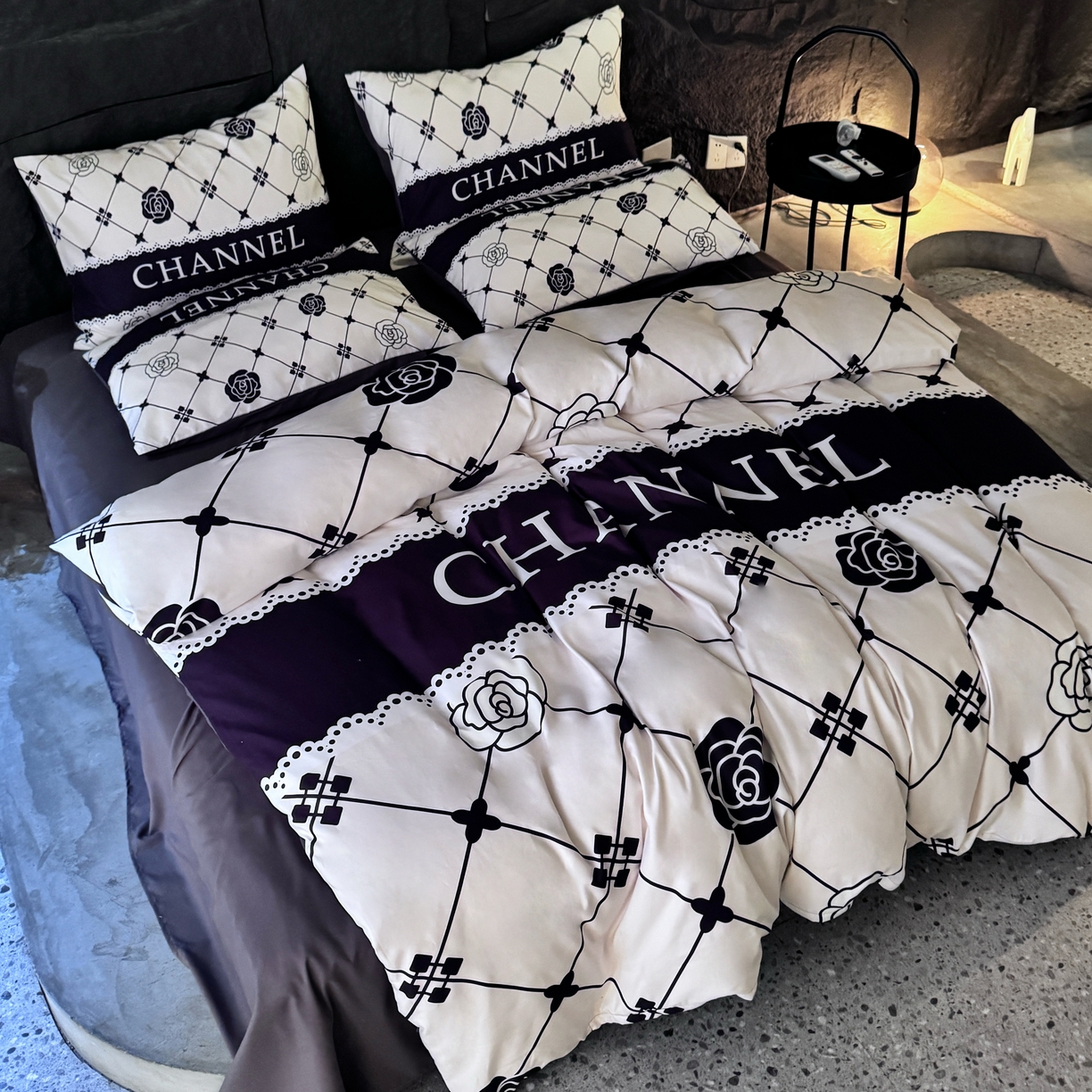 91家纺网 家纺一手货源 找家纺 丽斐 2025新款磨毛数码印花四件套 磨毛格格山茶