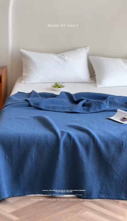 91家纺网 家纺一手货源 找家纺 雯雨家纺2025新款A类全棉加厚六层纱提花纯色盖毯 六层纱-深蓝