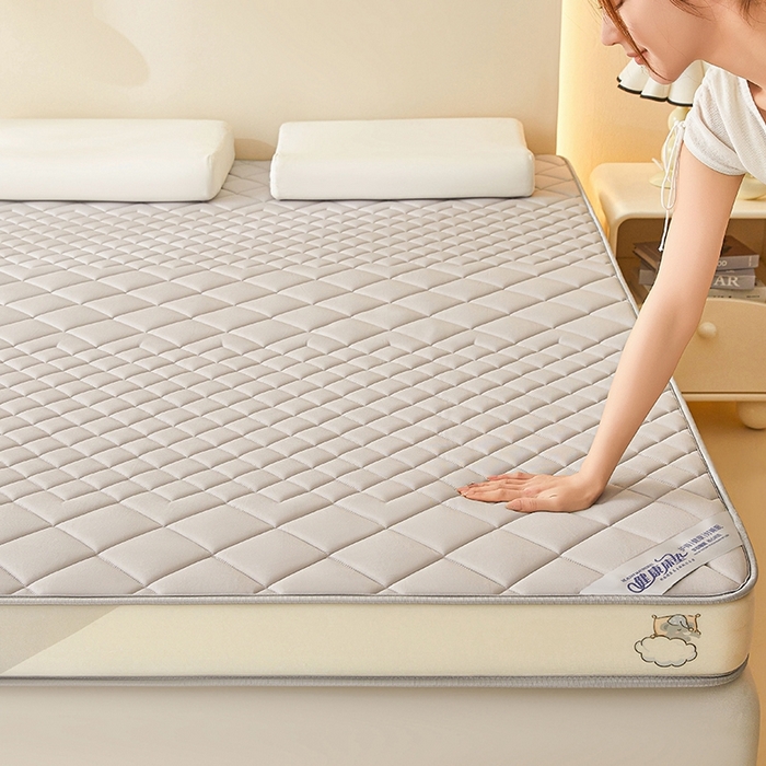 91家纺网 家纺一手货源 找家纺 锦逸2025新款牛奶丝乳胶床垫 菱形格黑