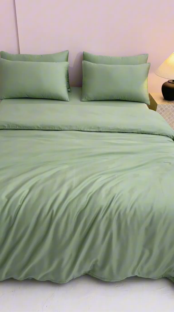 91家纺网 家纺一手货源 找家纺 闲鱼家纺 2025春夏新款小黑标60全棉纯棉四件套系列场景2 单被套被套单件 翠微绿