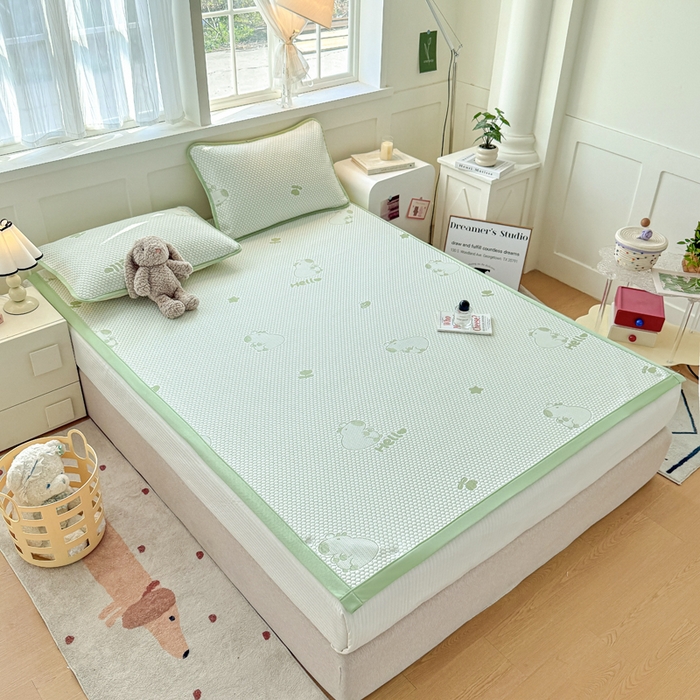 91家纺网 家纺一手货源 找家纺 绣女坊 2025新款冰豆豆提花凉席三件套 卡皮巴拉-绿色