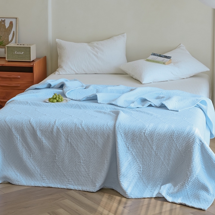 91家纺网 家纺一手货源 找家纺 雯雨家纺2025新款A类全棉加厚六层纱提花纯色盖毯 六层纱-浅蓝