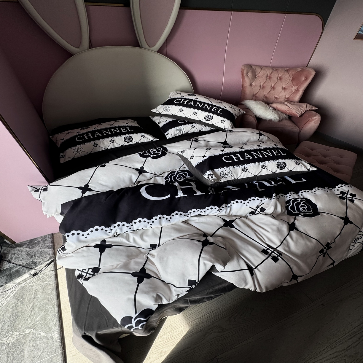 91家纺网 家纺一手货源 找家纺 丽斐 2025新款磨毛数码印花四件套 磨毛格格山茶