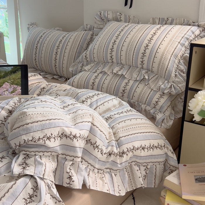 91家纺网 家纺一手货源 找家纺 希丞家居 2025新款云感提花双层纱花边四件套 小城故事