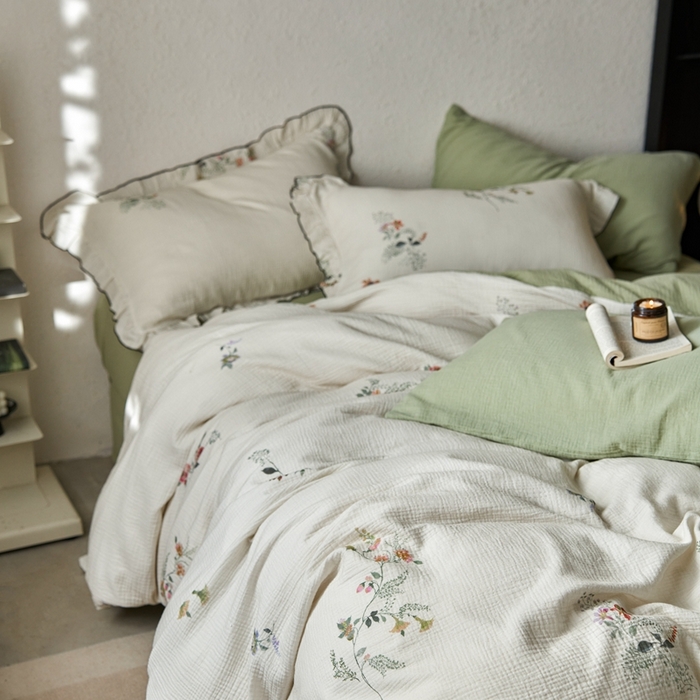 91家纺网 家纺一手货源 找家纺 安莱生活2025年新款全棉精梳棉双层纱绉纱数码印花四件套及夏凉被系列3 白茶清风