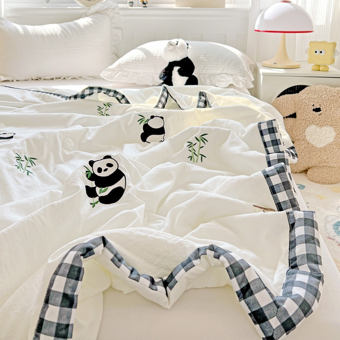 91家纺网 家纺一手货源 找家纺 海岛哥哥 2025年新款绣花夏被 竹子熊猫-黑