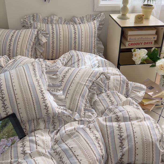 91家纺网 家纺一手货源 找家纺 希丞家居 2025新款云感提花双层纱花边四件套 小城故事