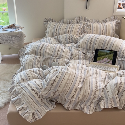 希丞家居 2025新款云感提花双层纱花边四件套 小城故事