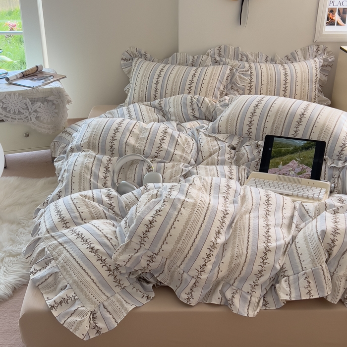 91家纺网 家纺一手货源 找家纺 希丞家居 2025新款云感提花双层纱花边四件套 小城故事