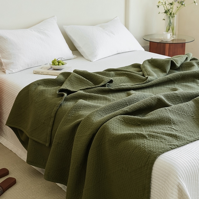 91家纺网 家纺一手货源 找家纺 雯雨家纺2025新款A类全棉加厚六层纱提花纯色盖毯 六层纱-橄榄绿