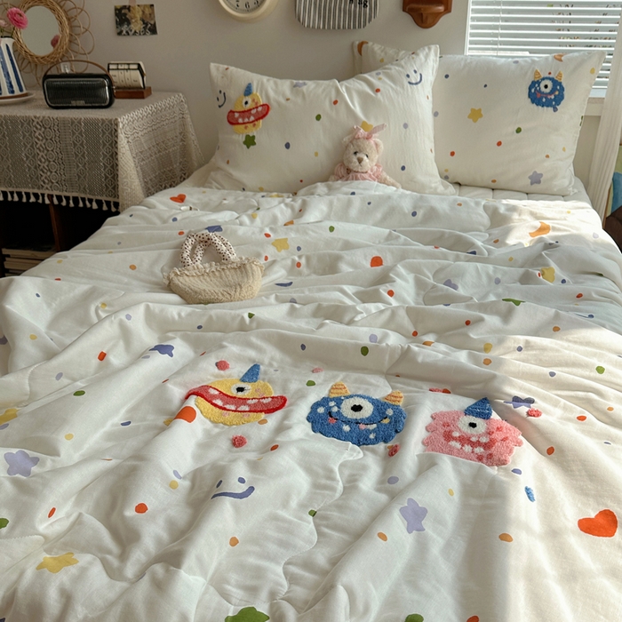 91家纺网 家纺一手货源 找家纺 （总） 曼町家居 全棉双层纱毛巾绣夏被三件套