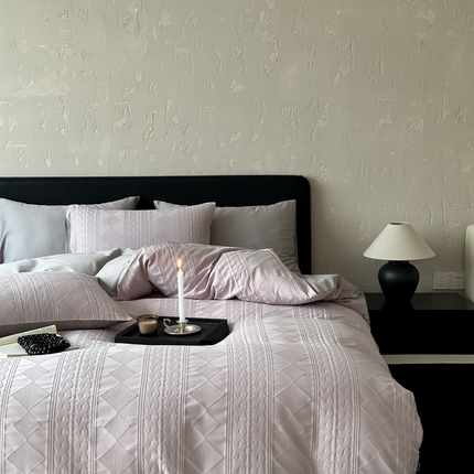 91家纺网 家纺一手货源 找家纺 （总）玉宇阁家居 2025新款全棉大提花四件套安缦春也系列（100S）床笠款套件可定制（适用于 10-22cm 高床垫）