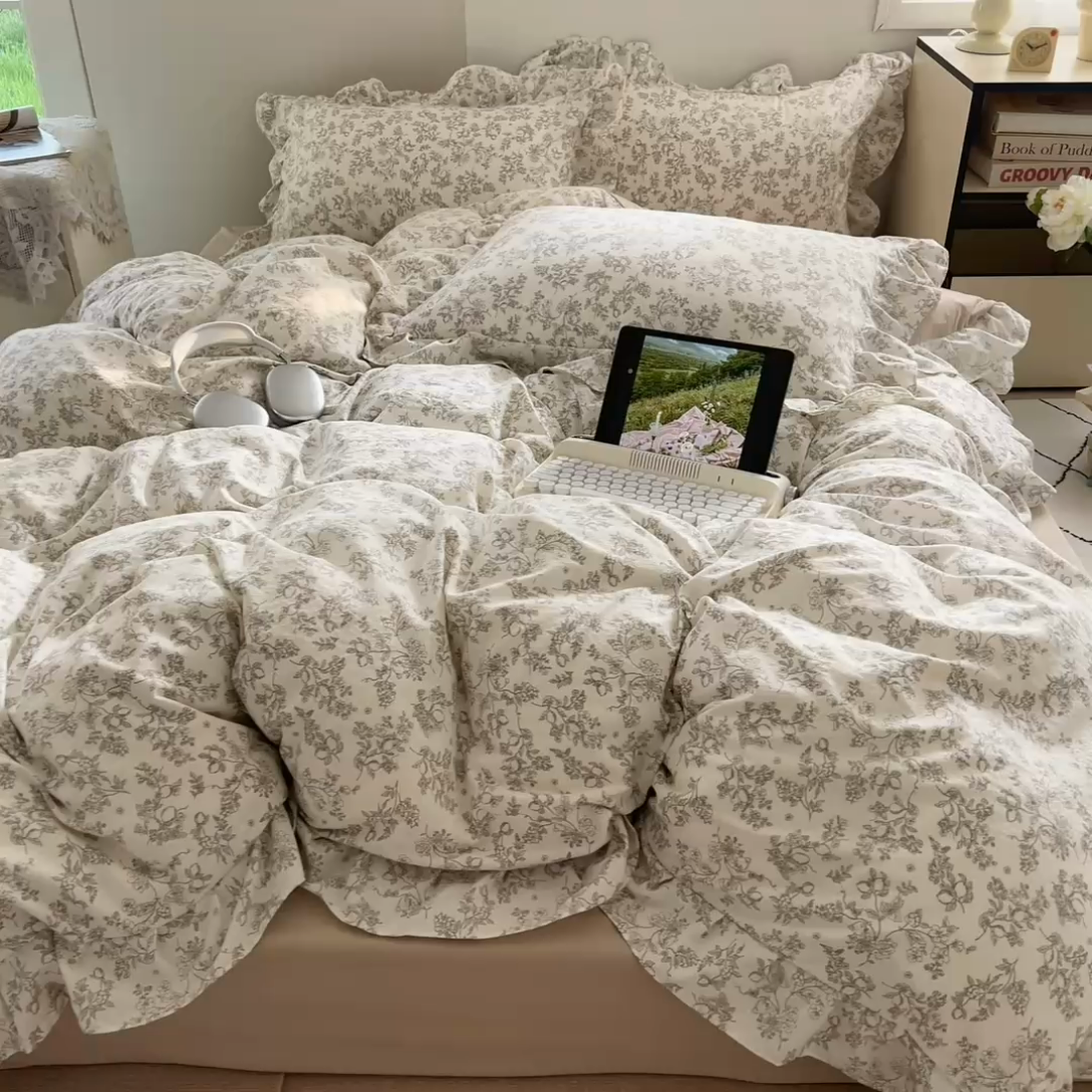 91家纺网 家纺一手货源 找家纺 希丞家居 2025新款云感提花双层纱花边四件套 山楂树下