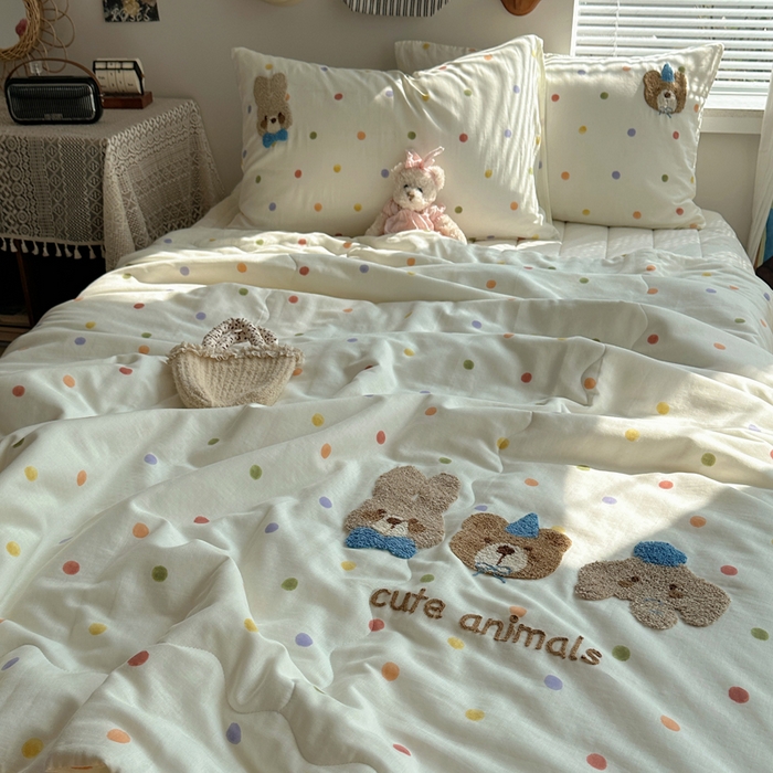 91家纺网 家纺一手货源 找家纺  曼町家居 全棉双层纱毛巾绣夏被三件套 元气星喵