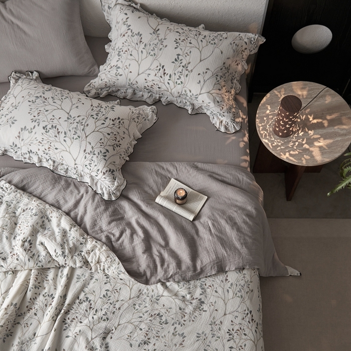 91家纺网 家纺一手货源 找家纺 安莱生活2025新款A类全棉双层皱皱纱夏凉被 夏被  常青藤