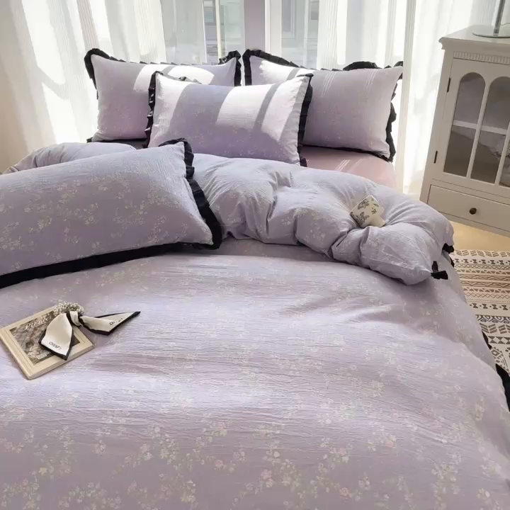 91家纺网 家纺一手货源 找家纺 2025新款黑花边有氧云感m提花针织水洗m双层纱四件套 秘密花园