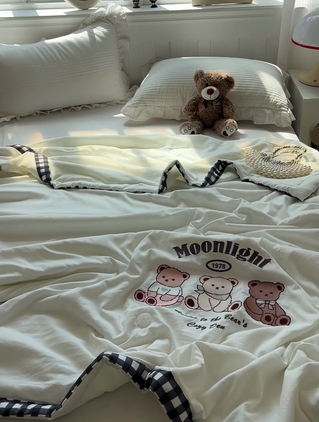 91家纺网 家纺一手货源 找家纺 海岛哥哥 2025年新款绣花夏被 三只小熊-咖