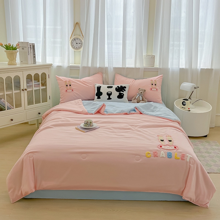 91家纺网 家纺一手货源 找家纺 眠帛家居 2025新款A类水洗皱皱纱毛巾绣夏被四件套 蟹先生