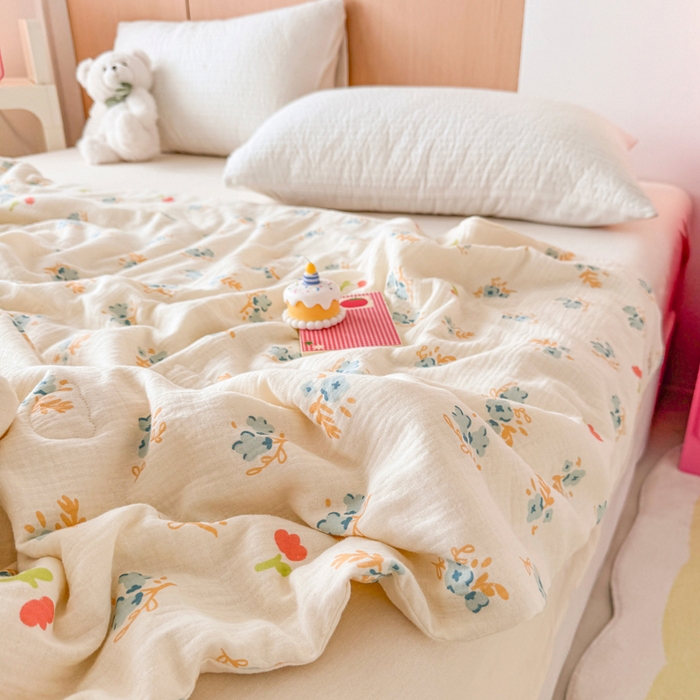 91家纺网 家纺一手货源 找家纺 薇玛仕 2025新款A类全棉双层皱皱纱印花款大豆夏凉被空调被儿童被被子被芯 兰花朵朵