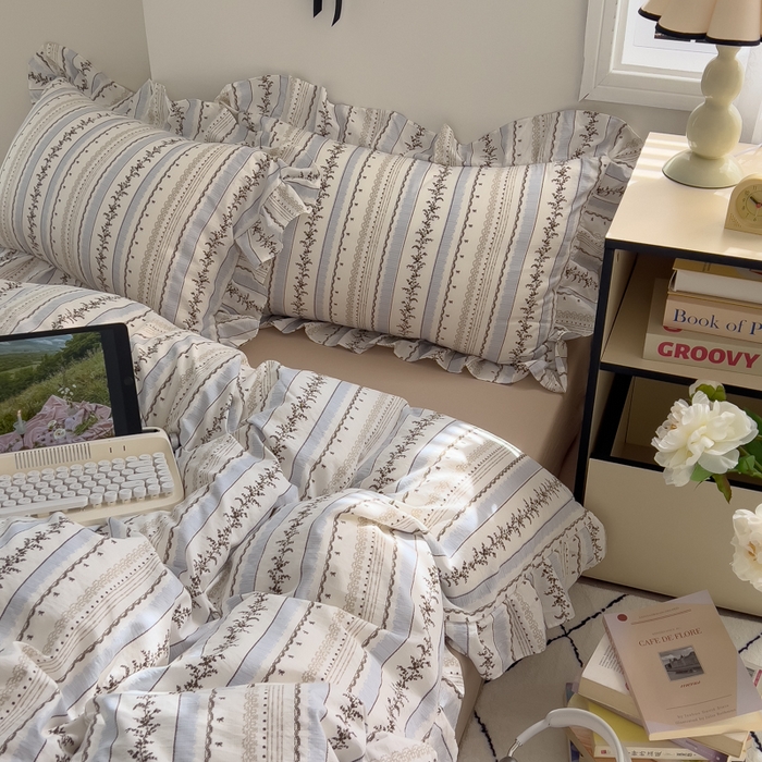 91家纺网 家纺一手货源 找家纺 希丞家居 2025新款云感提花双层纱花边四件套 小城故事