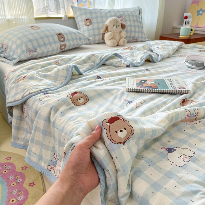91家纺网 家纺一手货源 找家纺 葡萄家 2025新款A类母婴级大豆纤维牛奶丝针织棉夏凉被（提供买家秀）格子小熊