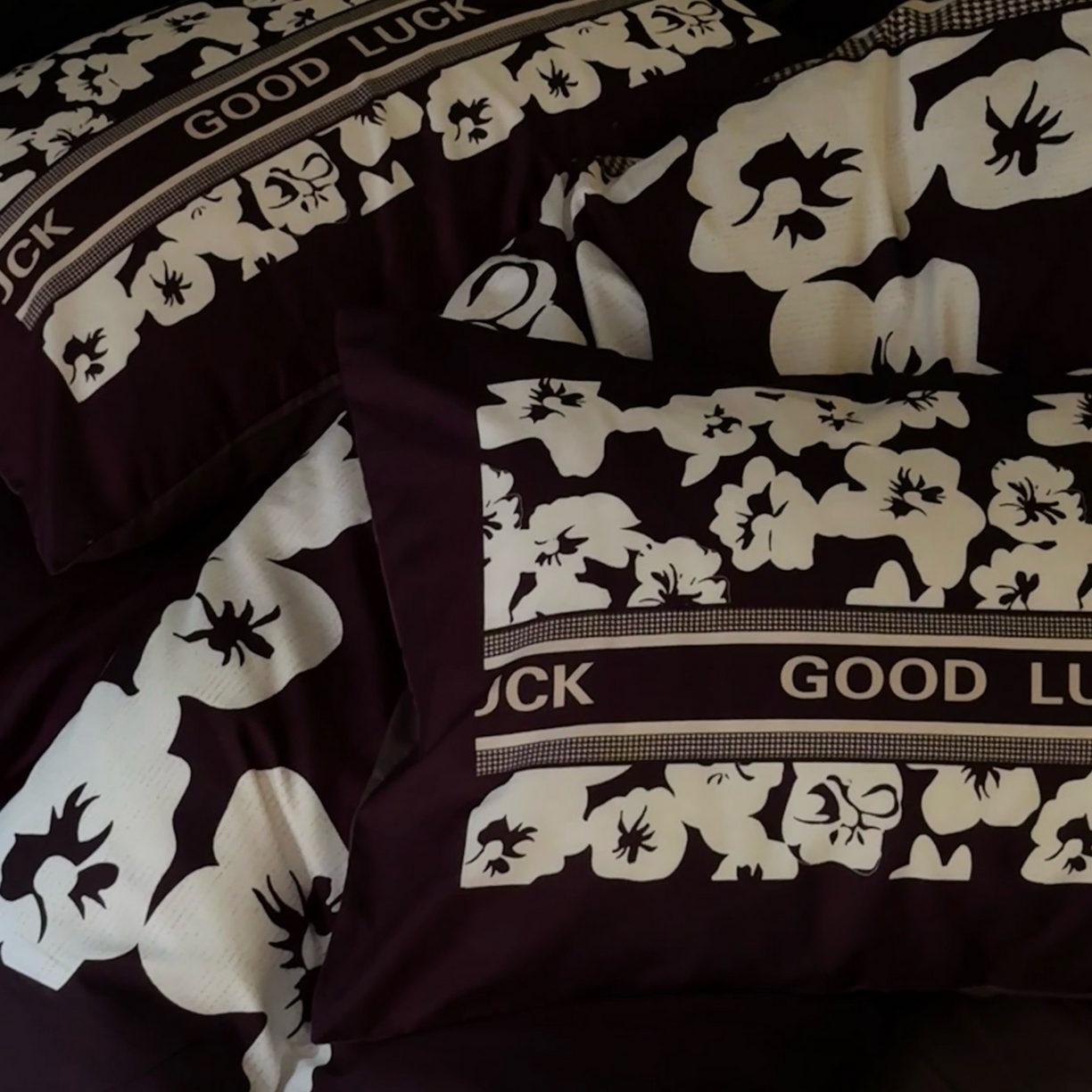 91家纺网 家纺一手货源 找家纺 丽斐 2025新款磨毛数码印花四件套 磨毛黑栀子花