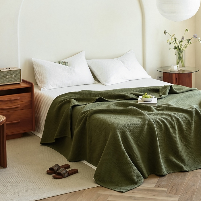 91家纺网 家纺一手货源 找家纺 雯雨家纺2025新款A类全棉加厚六层纱提花纯色盖毯 六层纱-橄榄绿