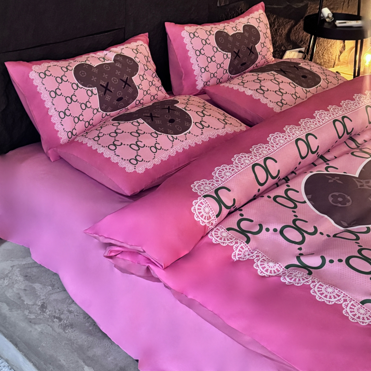 91家纺网 家纺一手货源 找家纺 丽斐 2025新款磨毛数码印花四件套 磨毛粉色ccoco