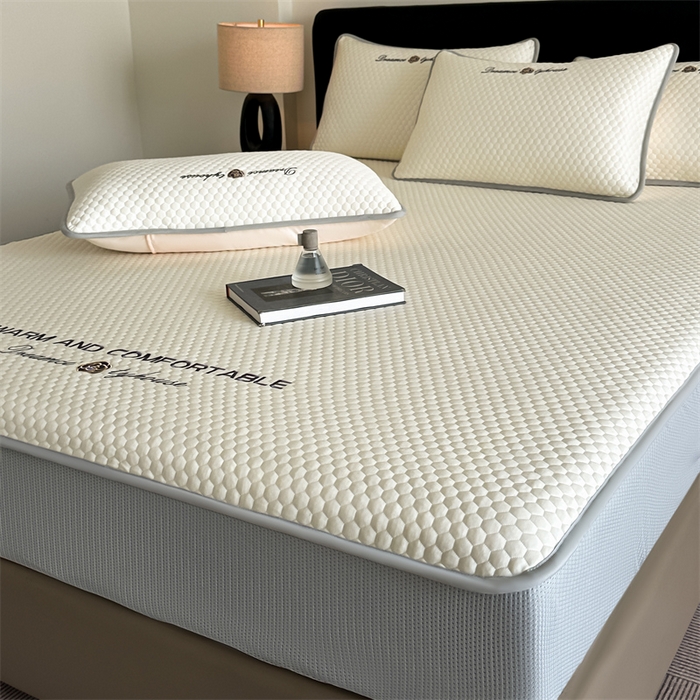 91家纺网 家纺一手货源 找家纺 笙意家纺 2025新款豆豆凉感软席-兰娜 兰娜-柔光白