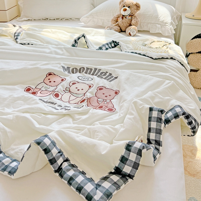 91家纺网 家纺一手货源 找家纺 海岛哥哥 2025年新款绣花夏被 三只小熊-黑