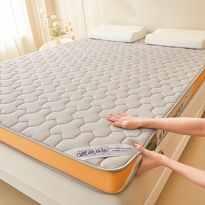 91家纺网 家纺一手货源 找家纺 锦逸2025新款牛奶丝乳胶床垫 三角格黑