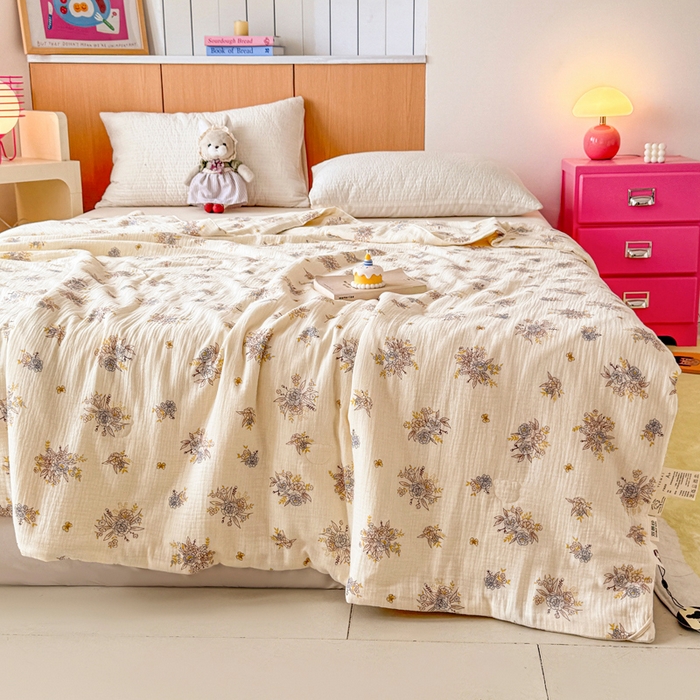 91家纺网 家纺一手货源 找家纺 薇玛仕 2025新款A类全棉双层皱皱纱印花款大豆夏凉被空调被儿童被被子被芯 蝶舞花开