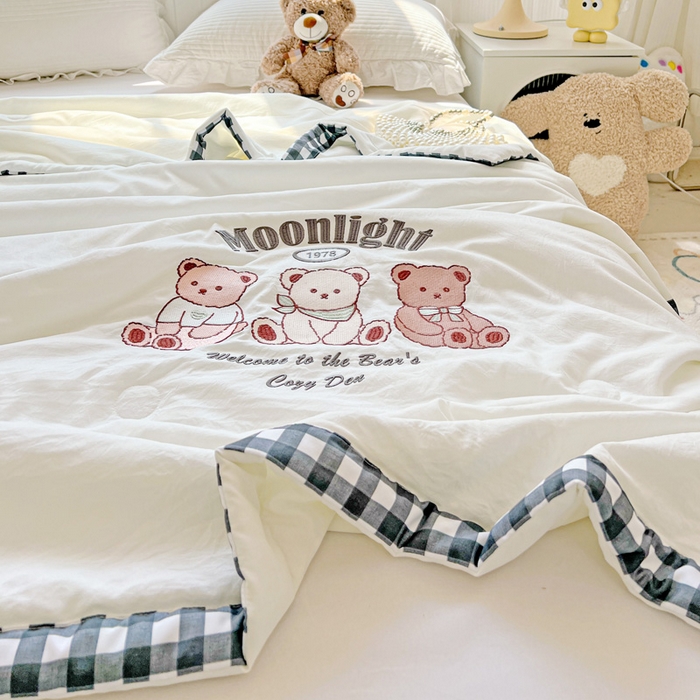 91家纺网 家纺一手货源 找家纺 海岛哥哥 2025年新款绣花夏被 三只小熊-黑