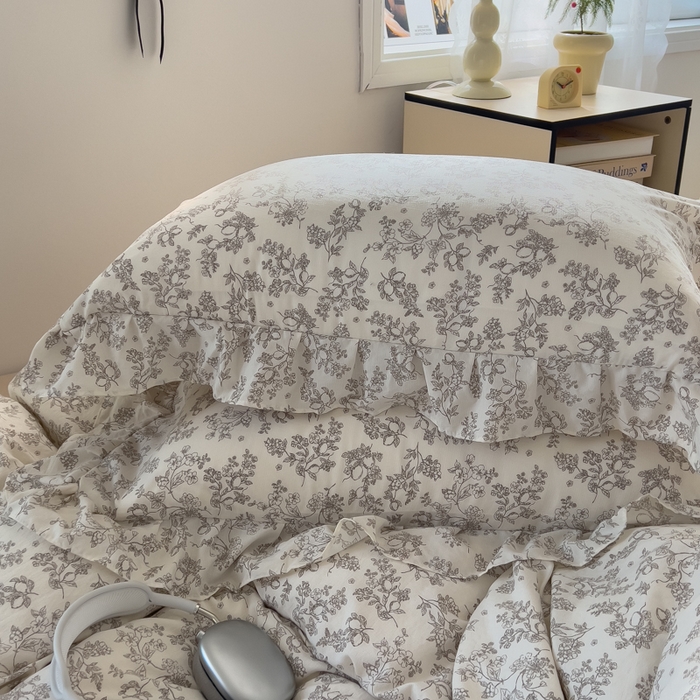 91家纺网 家纺一手货源 找家纺 希丞家居 2025新款云感提花双层纱花边四件套 山楂树下