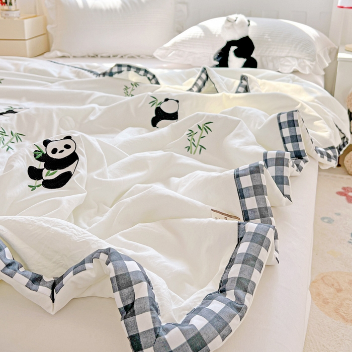 91家纺网 家纺一手货源 找家纺 海岛哥哥 2025年新款绣花夏被 竹子熊猫-黑