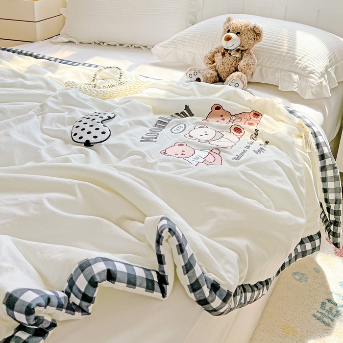 91家纺网 家纺一手货源 找家纺 海岛哥哥 2025年新款绣花夏被 三只小熊-黑