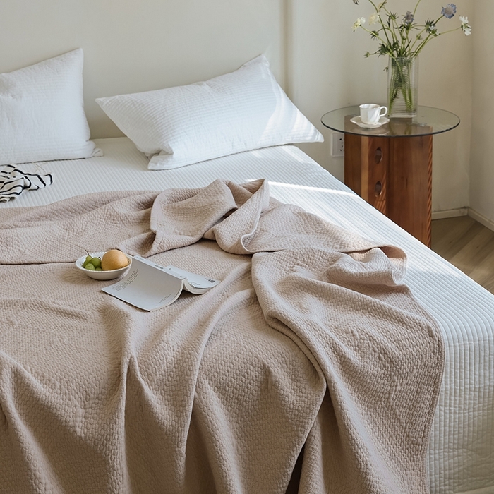 91家纺网 家纺一手货源 找家纺 雯雨家纺2025新款A类全棉加厚六层纱提花纯色盖毯 六层纱-卡其