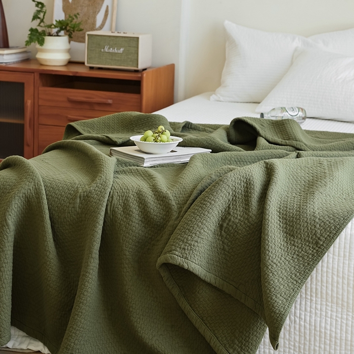 91家纺网 家纺一手货源 找家纺 雯雨家纺2025新款A类全棉加厚六层纱提花纯色盖毯 六层纱-橄榄绿