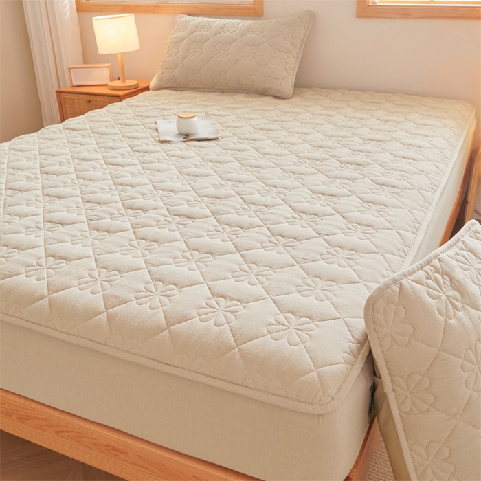 91家纺网 家纺一手货源 找家纺 3C 2025新款A类全棉四叶草防水隔脏床笠 防水 浅语-浅卡其