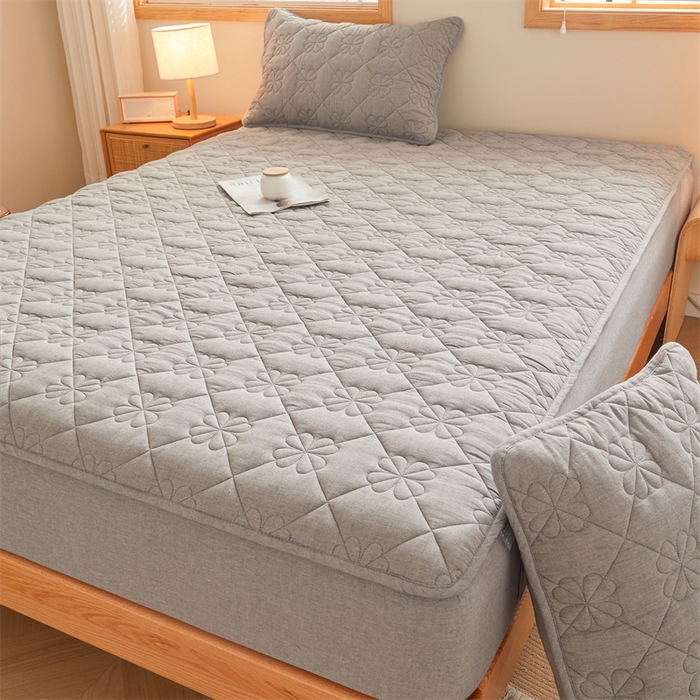 91家纺网 家纺一手货源 找家纺 3C 2025新款A类全棉四叶草防水隔脏床笠 防水 浅语-云雾灰