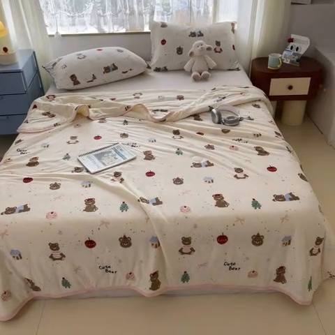 91家纺网 家纺一手货源 找家纺 葡萄家 2025新款A类母婴级大豆纤维牛奶丝针织棉夏凉被（提供买家秀）小熊软糖