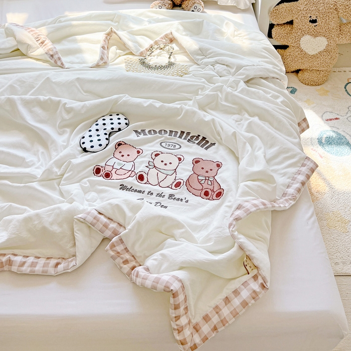 91家纺网 家纺一手货源 找家纺 海岛哥哥 2025年新款绣花夏被 三只小熊-咖