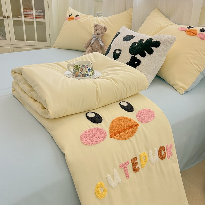 91家纺网 家纺一手货源 找家纺 眠帛家居 2025新款A类水洗皱皱纱毛巾绣夏被四件套 欢乐鸭