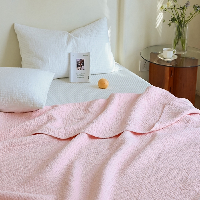 91家纺网 家纺一手货源 找家纺 雯雨家纺2025新款A类全棉加厚六层纱提花纯色盖毯 六层纱-粉色