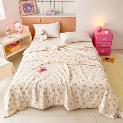 91家纺网 家纺一手货源 找家纺 （总）薇玛仕 2025新款A类全棉双层皱皱纱印花款大豆夏凉被空调被儿童被被子被芯